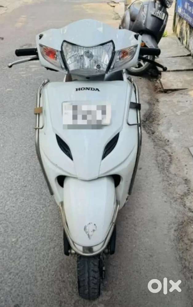 एक्टिवा स्कूटी