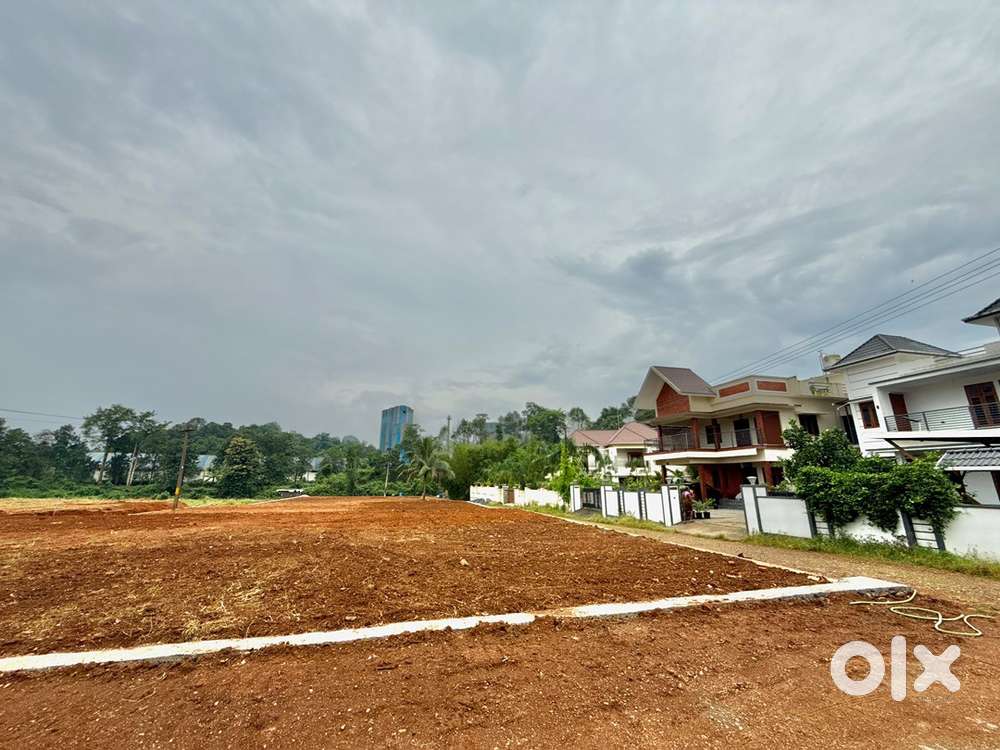 15 Cent Laxury House Plots for Sale ner Highway