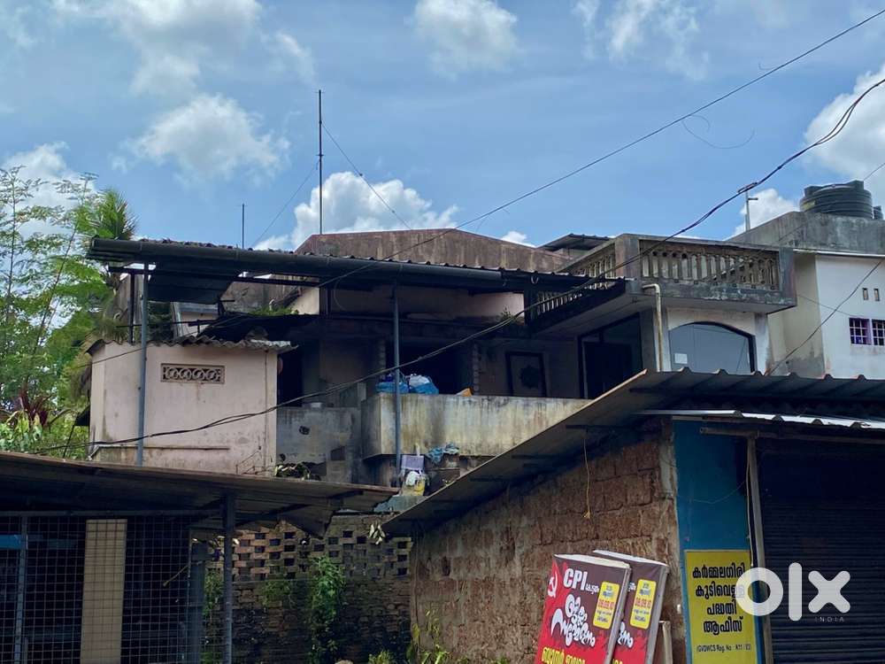 Commercial/Residential building for sale at Kuravilangad town