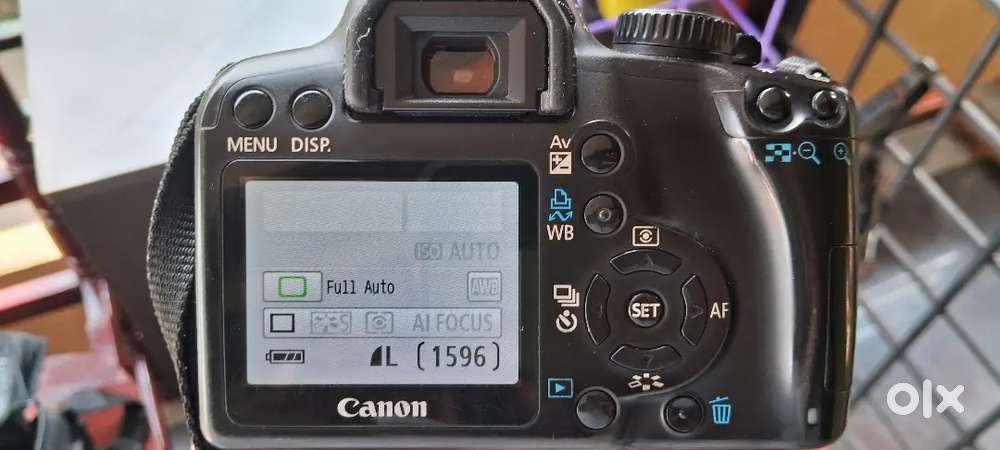 Canon eos 1000d with 18-55mm lens in mint condition