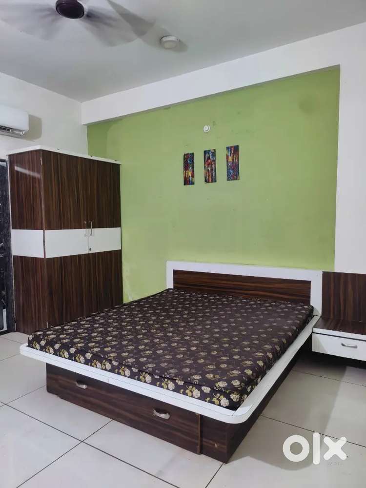 Fully Furnished 1Rk Zero Brokrege Near Bombay Hospital Square Main