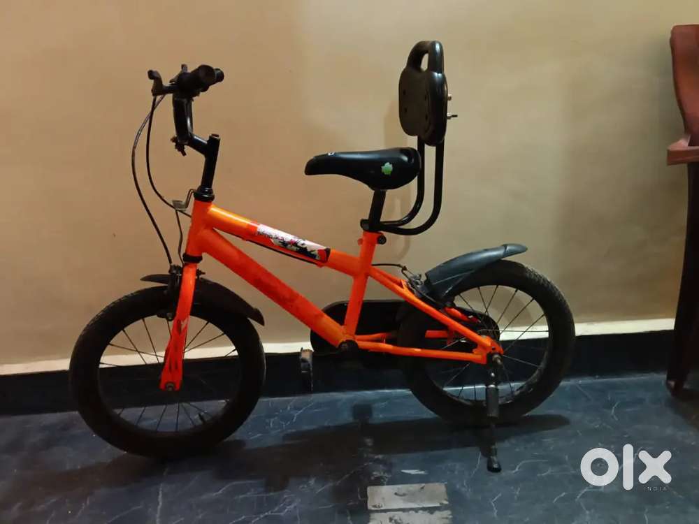 Cycle with twoside small wheel and scooter