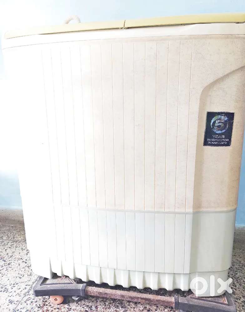 Godrej Edge 6.8 kg Semi Automatic Washing Machine –Excellent Condition