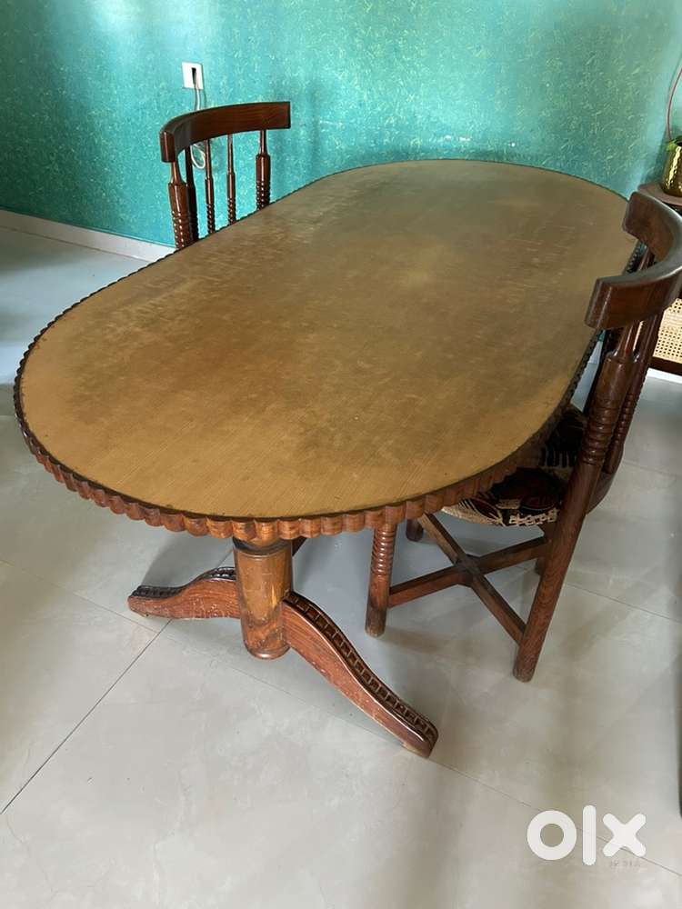 Dining table with 6 chairs