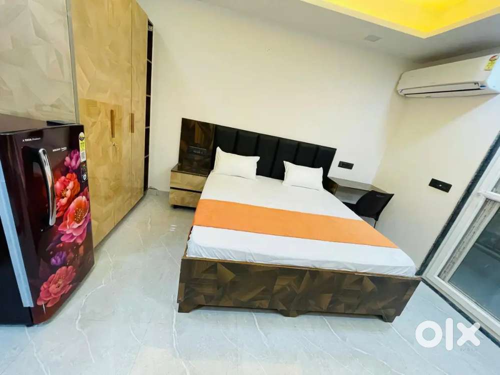 1Rk Available in Sector 42