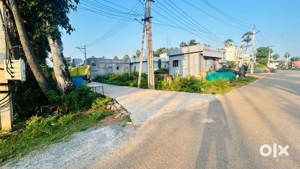 71.7 gajala jagan anna colony lo flat, west facing road,