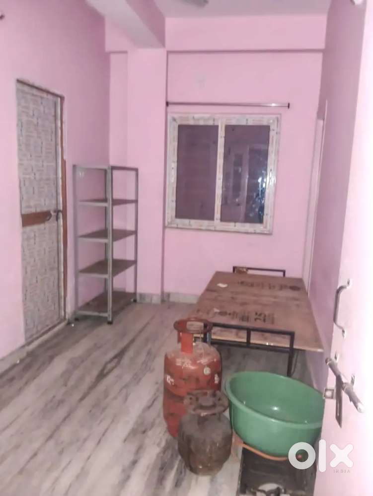 Single Bachelors Room Available