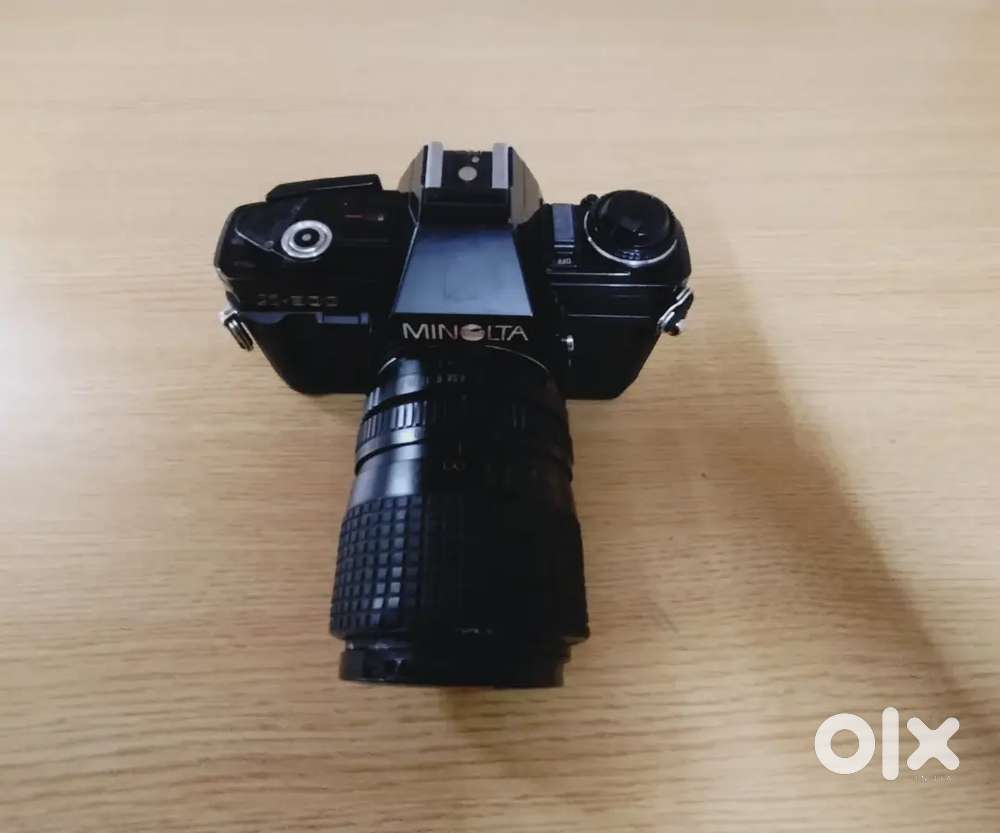 Minolta X-300 (X-370) – 35mm Film SLR
With Minolta MD Zoom Lens