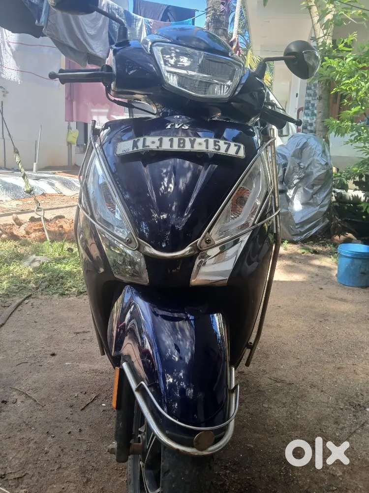 Engine oil capacity (700 ml )Transmission oil capacity (120 ml)