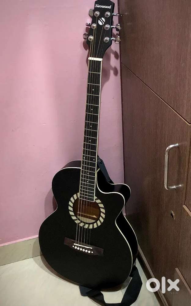Neowood Guitar (All Accessories)