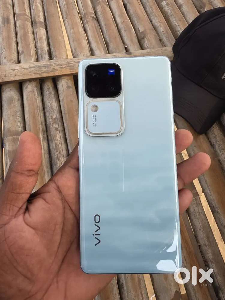 Vivo v30 pro 8/256gb at showroom condition