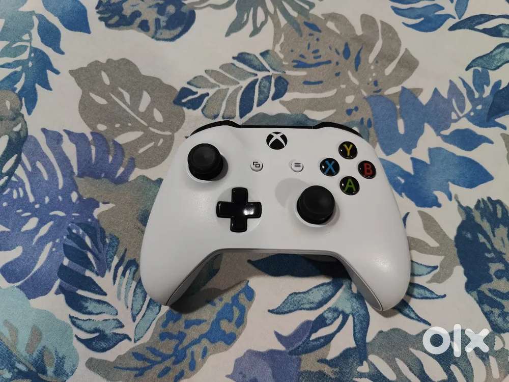 XBox One S Controller