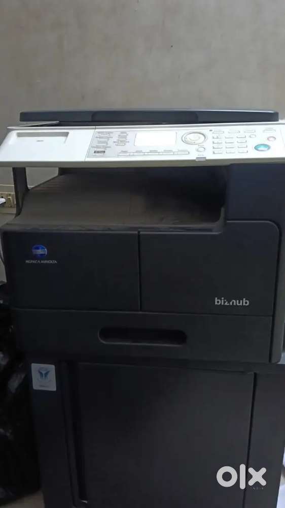 Xerox machine Monica Minolta bizub 206