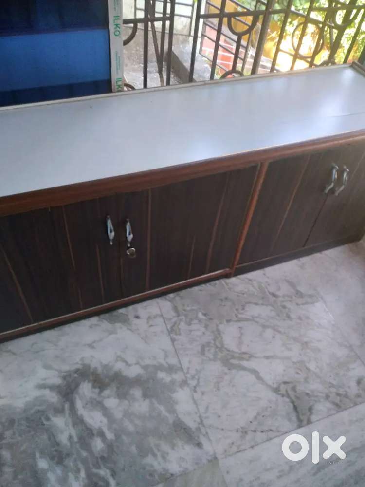 Heavy plyWooden woadrop with battery tolly