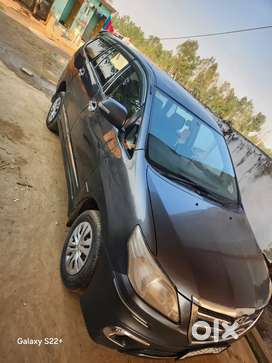 Toyota Innova 2015 Diesel 150000 Km Driven