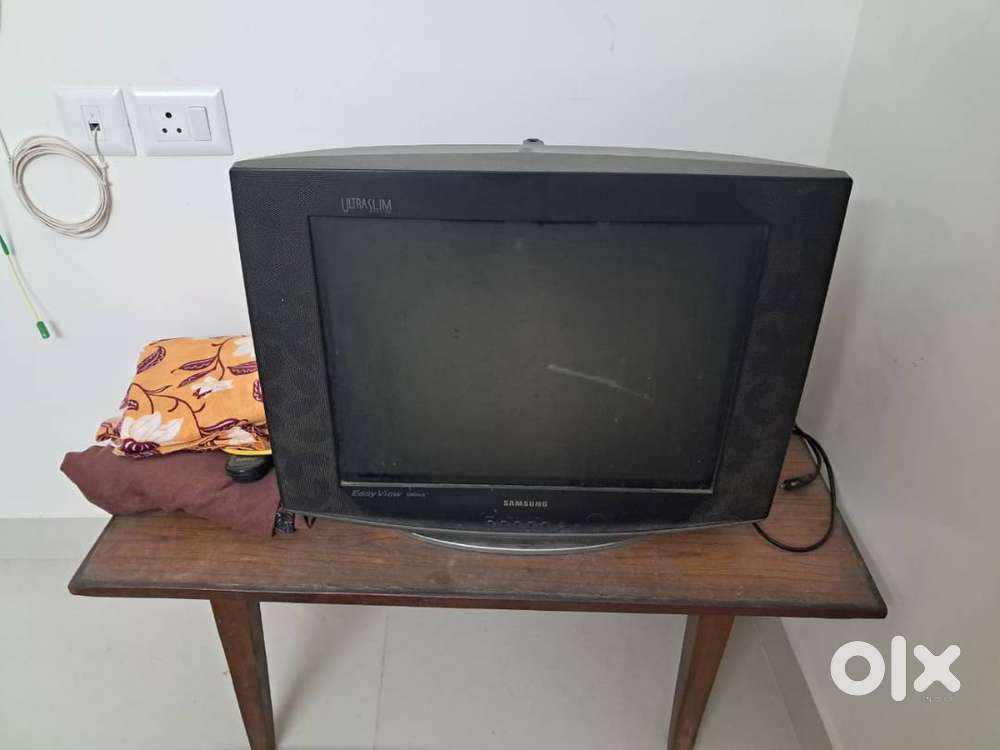 24 Inch Samsung TV (old model)