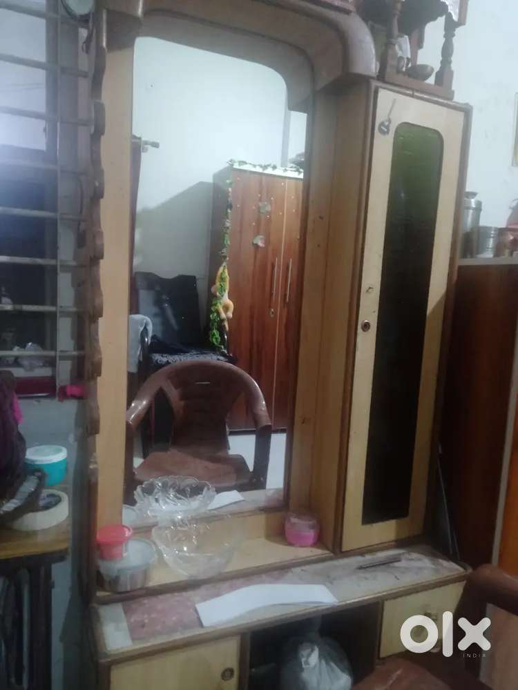 Dressing table in good condition