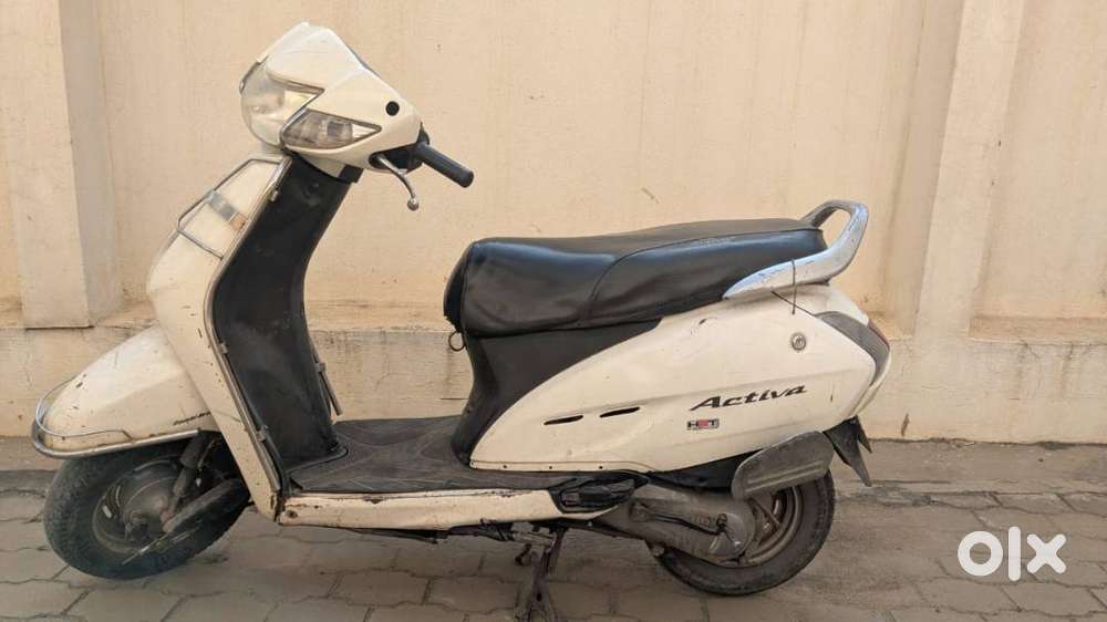 Honda Activa DLX in decent running condition