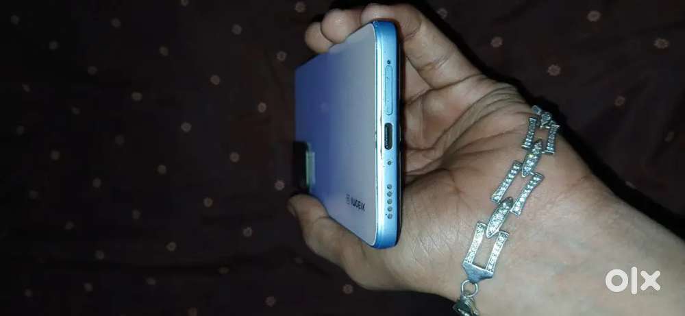 No Sketch charger box bill available  price 15000