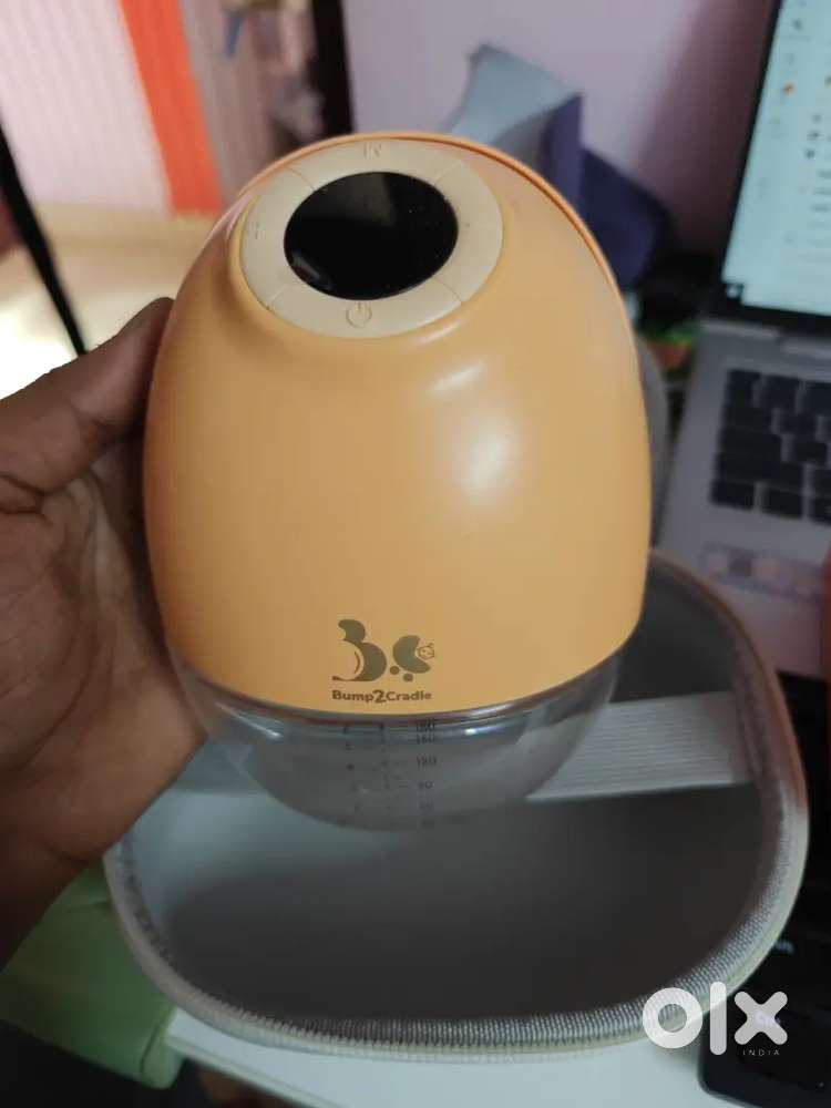 Breast pump wearable