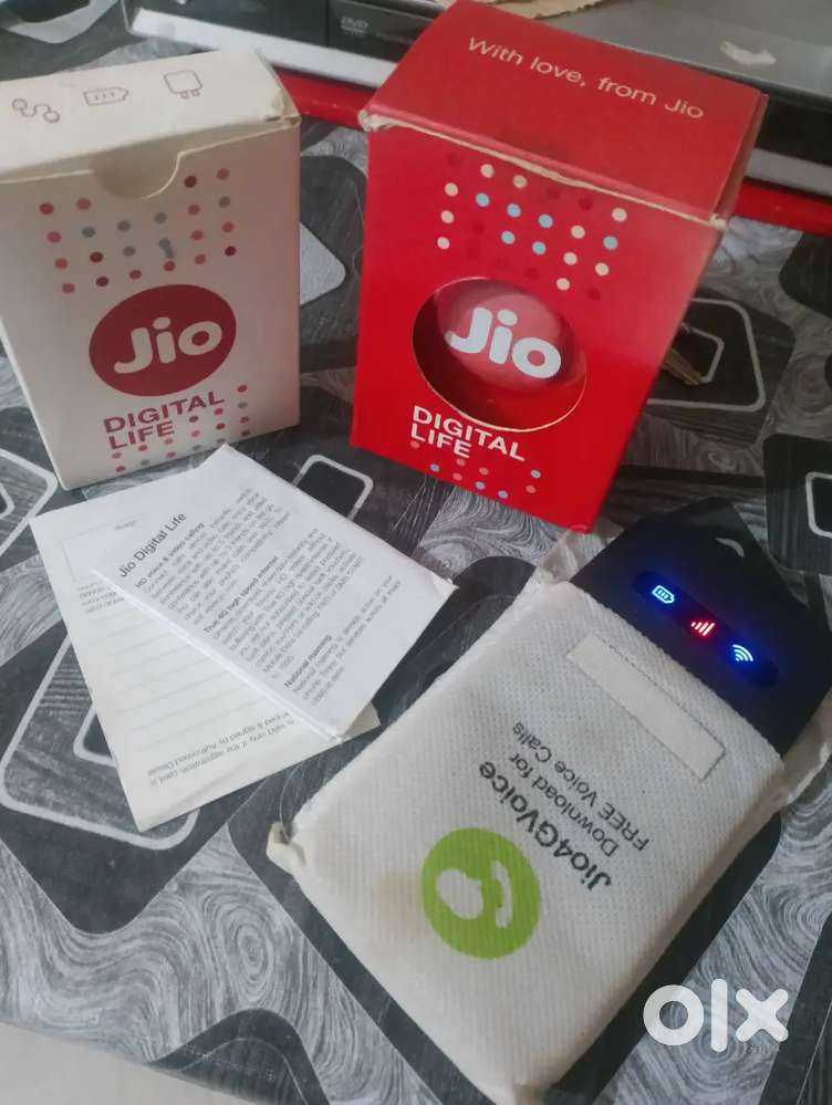 Jio dongle-3200mah battery power with a sim intallled.
