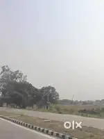 बिंद्रा बाजार  हाईवे के बगल में प्लॉट है