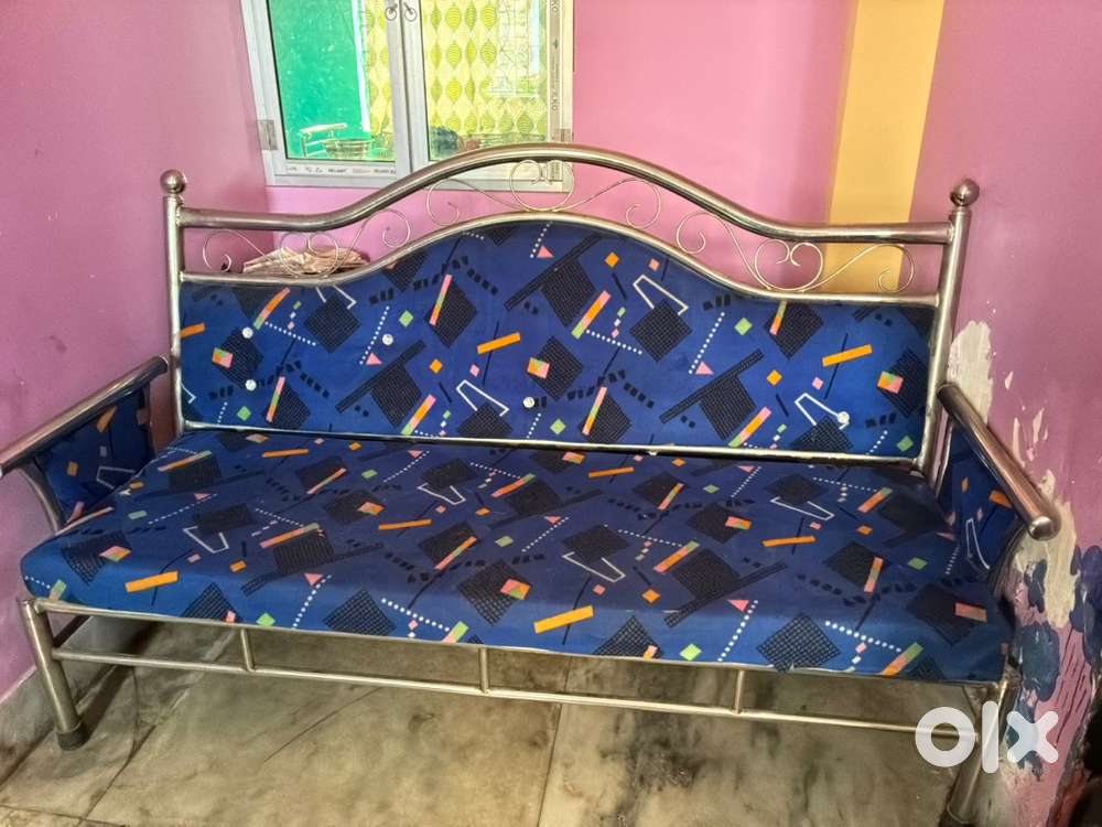Long single sofa