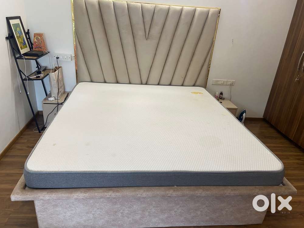 Bed + mattress