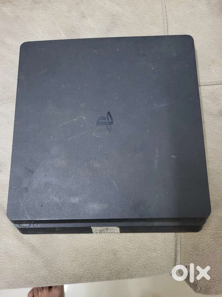 Ps4(slim) working condition with 2 games
