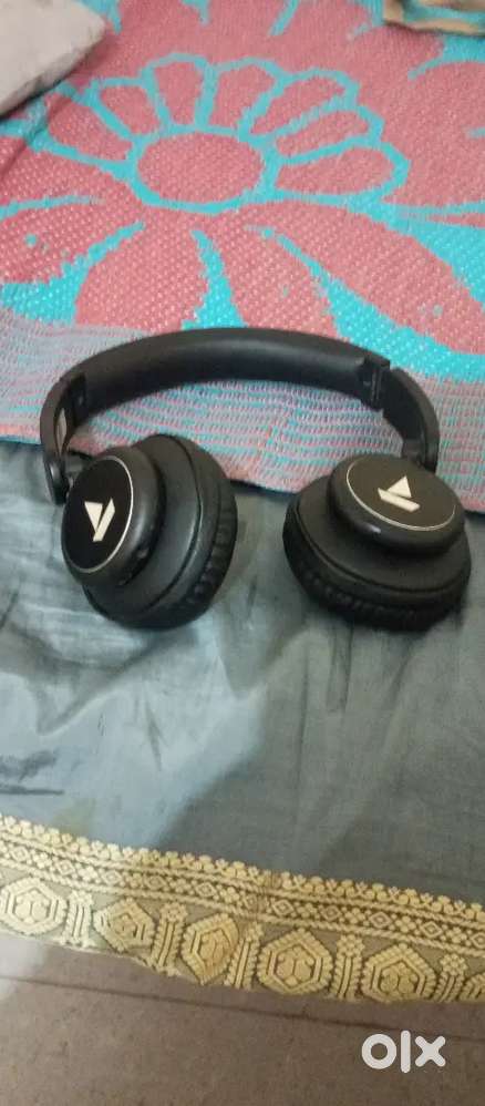 Boat headphone