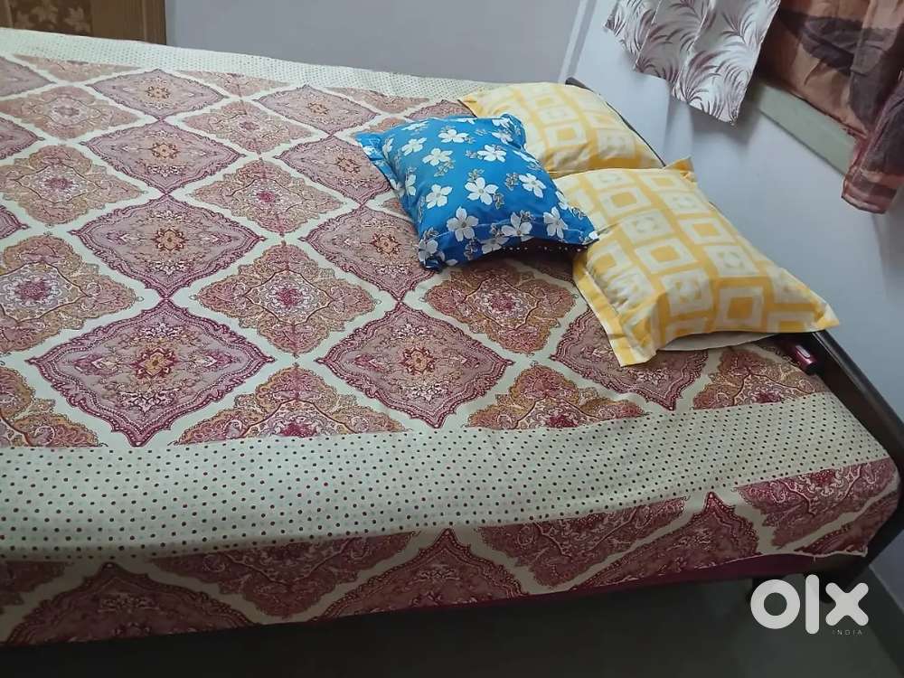Double bed with Mattres & Pillows