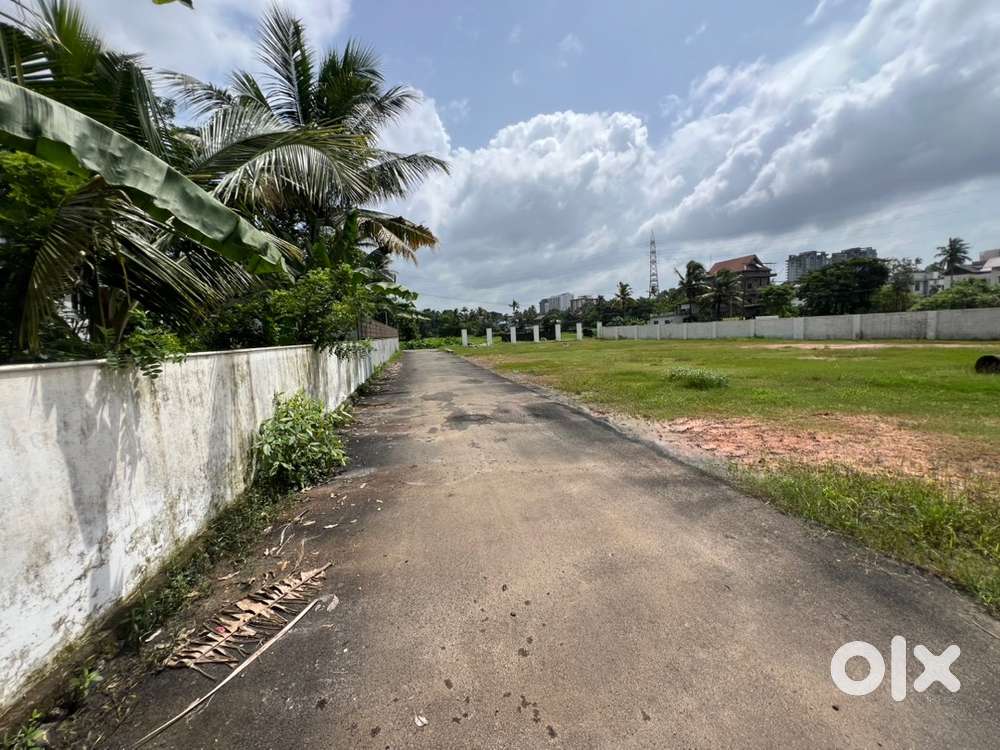കാക്കനാട് infopark തുതിയൂർ 4,5,7,10cent plot cent 9.75lakh