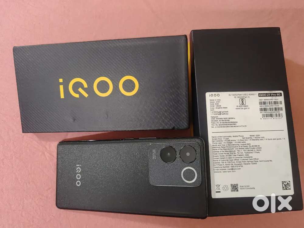 vivo iqoo  z7 pro -5G colour changing glass