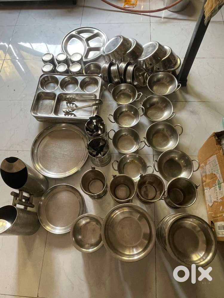 Restaurant serving bartan full set