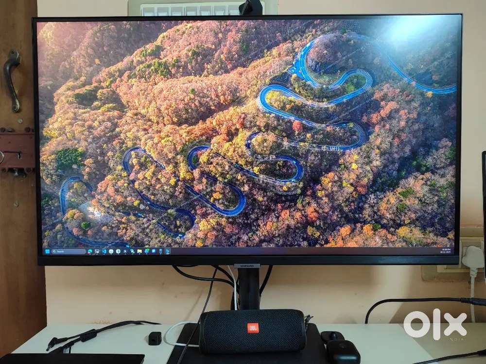 Samsung 32 Inch Monitor with Usb-C 90W