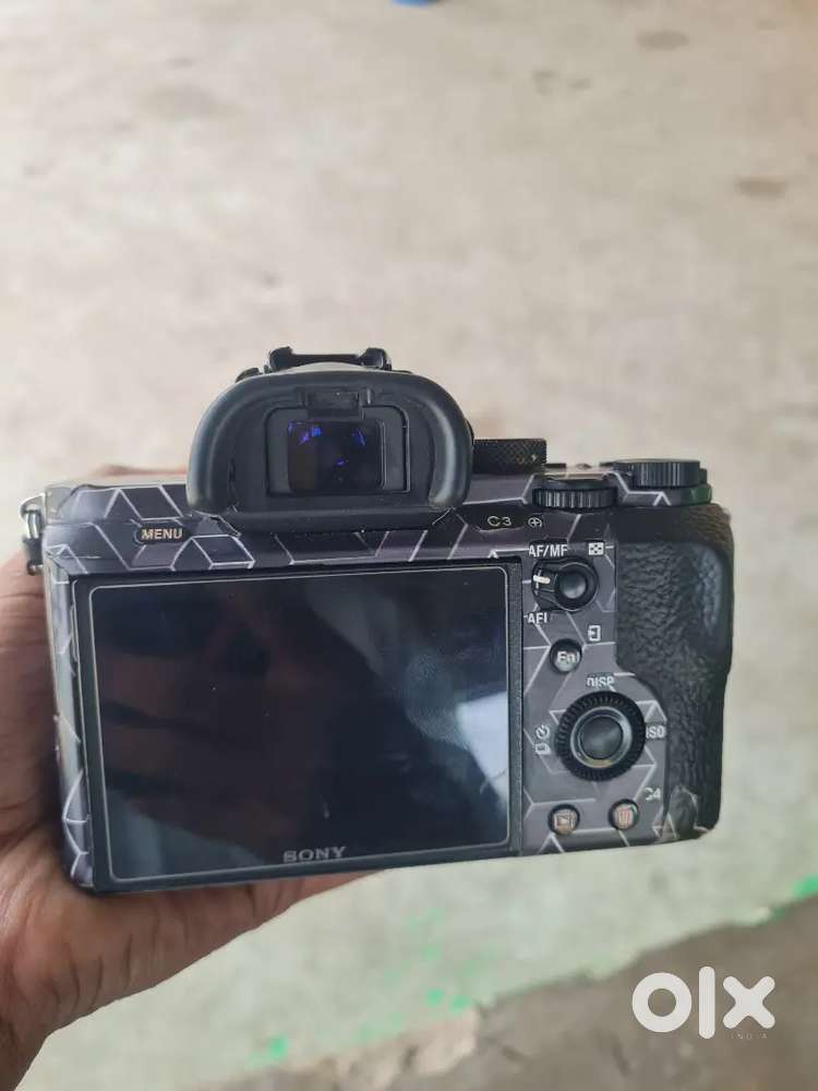 Sony a7m2 new condision  hai 2 battery charger