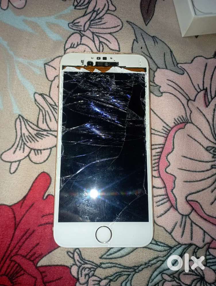 iPhone 6s screen cracked