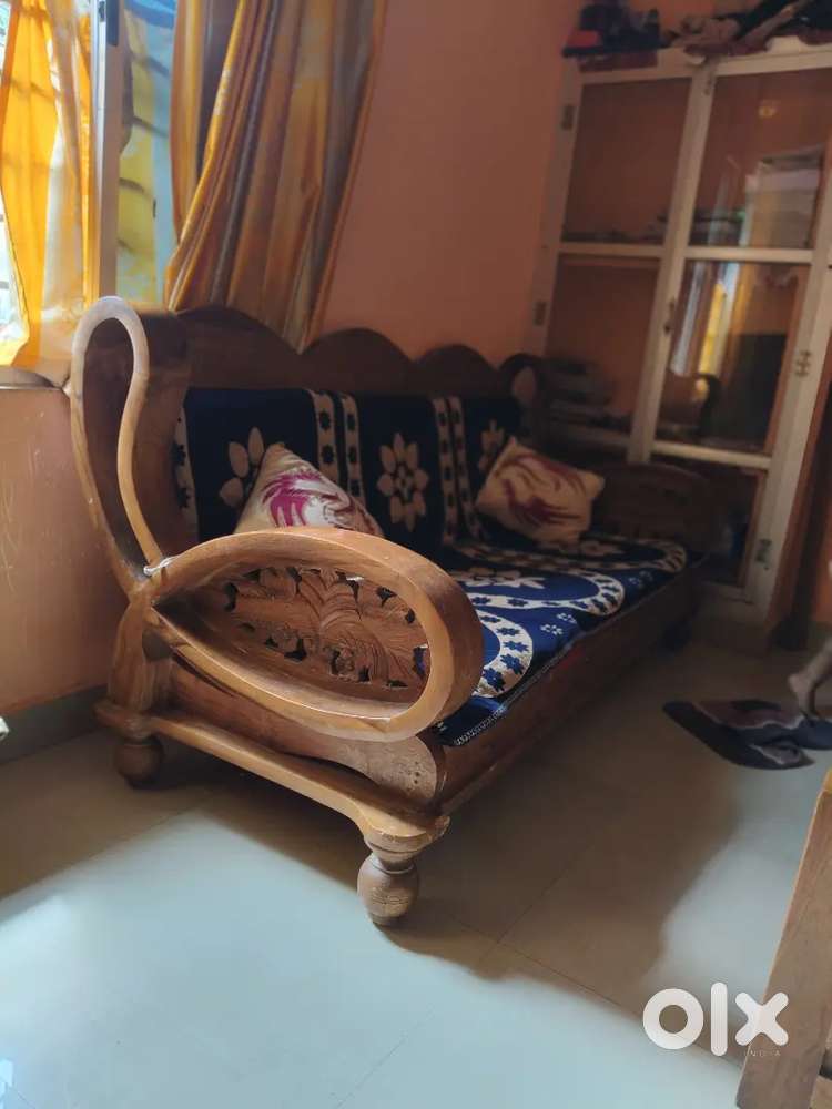 Sofa set made of Sagwan wood