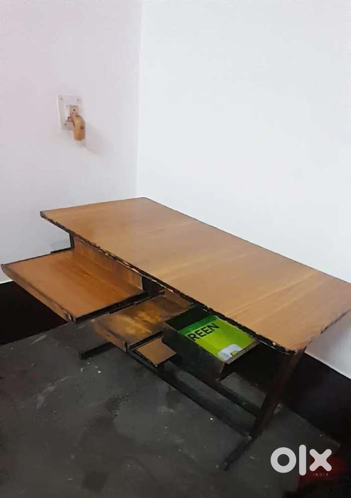 Computer Table