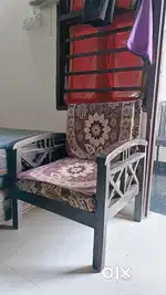 5 seater sofa with matters ke sath and 2 covers