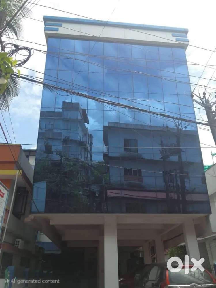 കൊച്ചി വൈറ്റില ചക്കരപറമ്പ് ഹോളിഡേ ഹോട്ടൽ സമീപം commercial Building