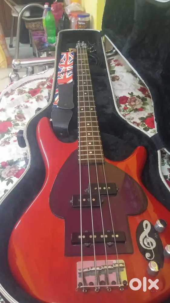 IBANEZ BASS GUITAR
