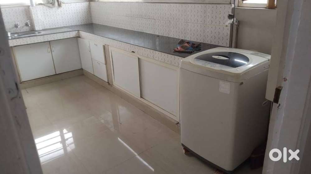 FULLY FURNISHED 1 BHK AC 2ND FLOOR  FOR FAMILY .