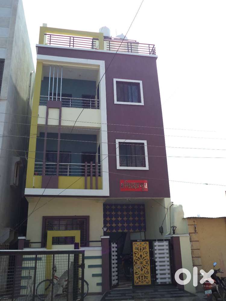 04 rooms (01 bedroom, 01 hall, 01 kicthen, 01 dining)