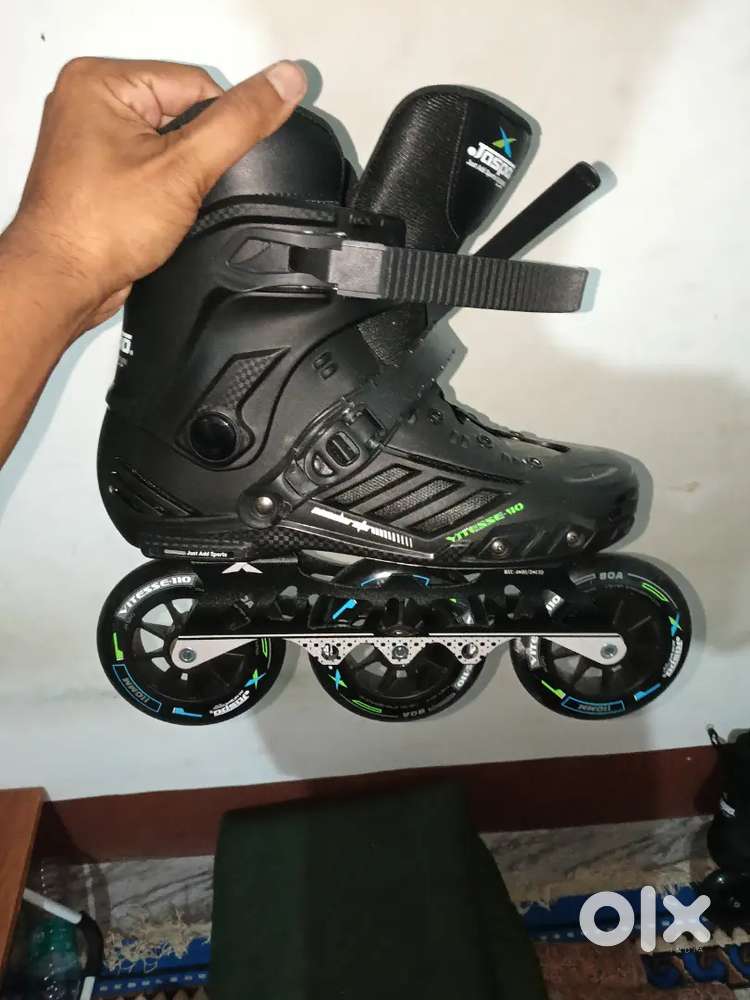 Skating shoes