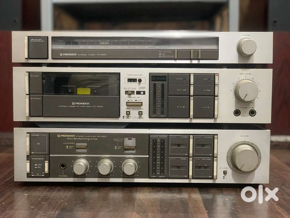 Pioneer amplifier/cassette deck / tuner