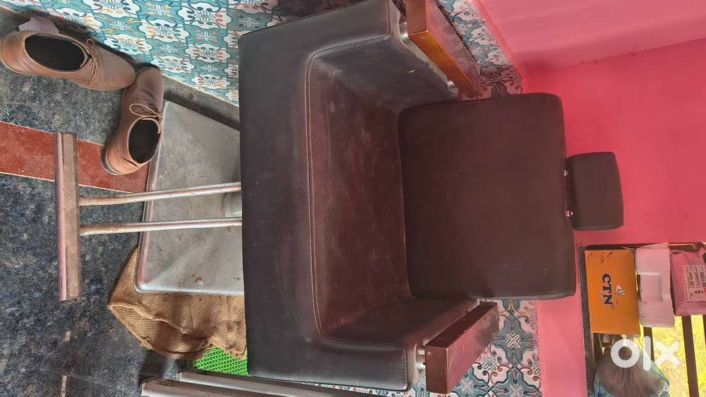 Beauty salon hydrolic chair