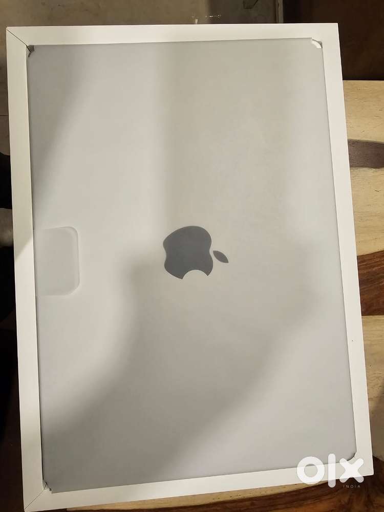 MACBOOK PRO 8GB 1TB BRAND NEW (NOT EVEN COMPLETELY OPENED)