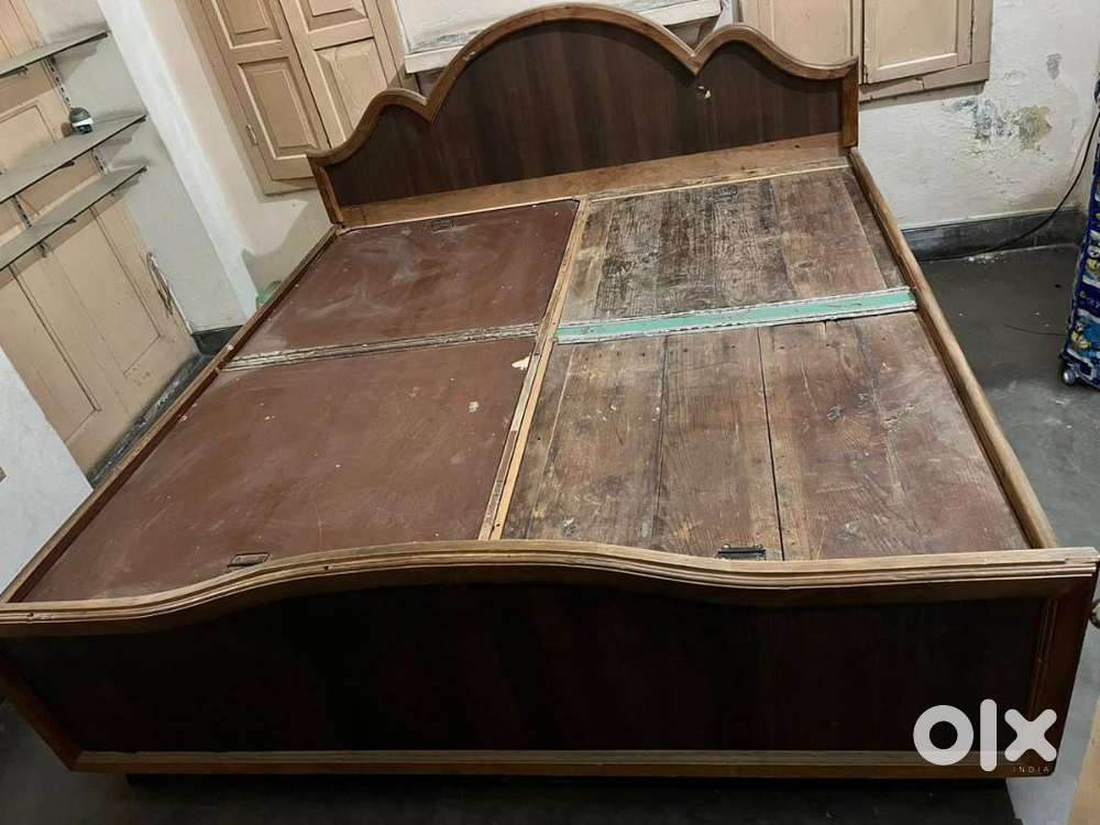Sagwan home made bed & READYMADE DESSING TABLE.
