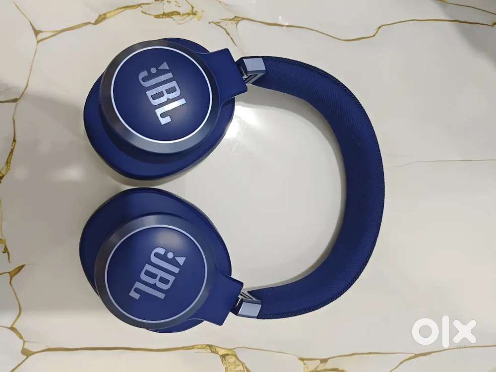 JBL Live 770NC Over the Ear Headphones